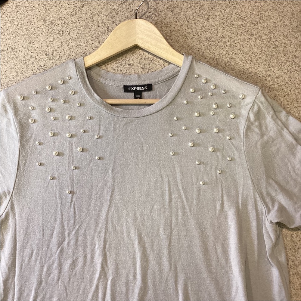 Express Gray Pearl Embellished T-Shirt - Picture 4 of 7